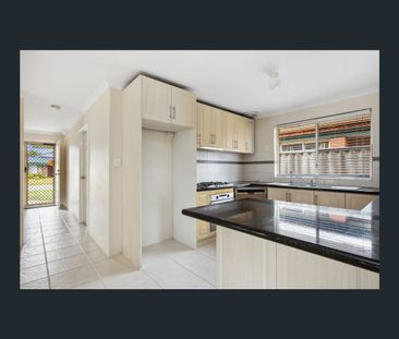 6 Silver grove, Warnbro, WA 6169 - Photo 2