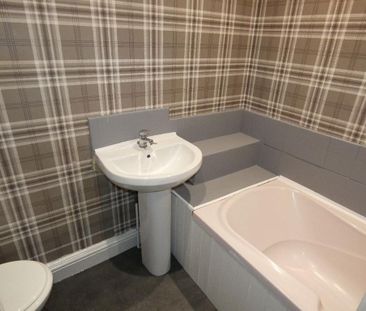 3 bedroom terraced house to rent - Photo 6