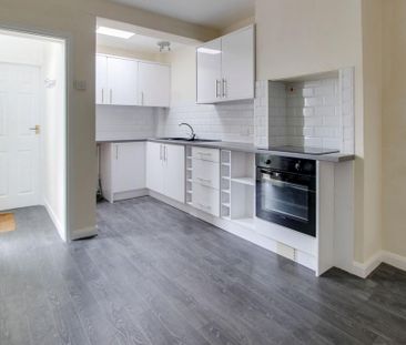 2 bedroom end of terrace house to rent - Photo 5