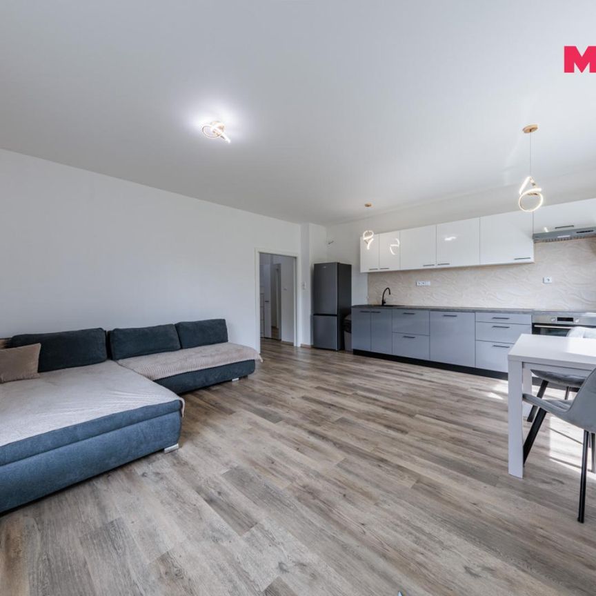 Pronájem bytu 3+kk 67 m², Dubová 470, Karlovy Vary Bohatice - Photo 1