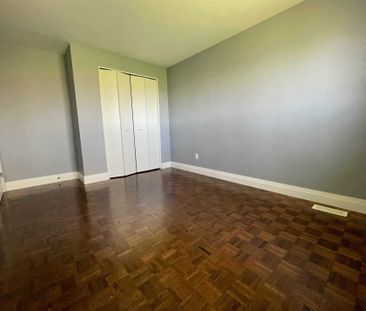 For Lease - 624 College Avenue, Guelph, Ontario - Photo 4