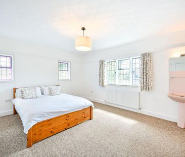 4 bedroom detached house to rent - Photo 4