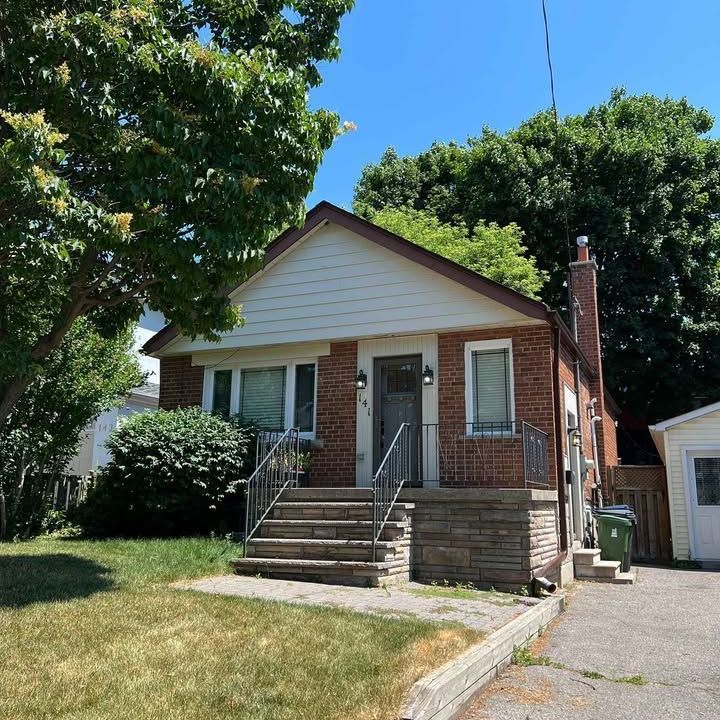 For Lease - 141 Bexhill Avenue, Toronto, Ontario - Photo 1