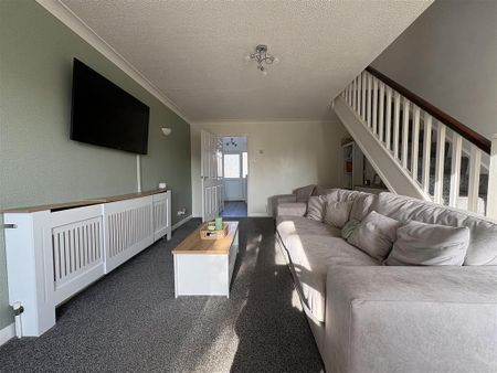 2 bedroom terraced house to rent - Photo 2
