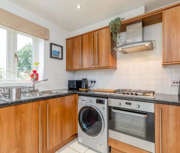 Gladstone Court, Hawarden, CH5 - Photo 4