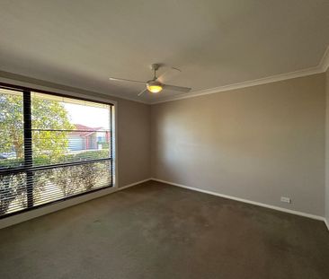 Spacious 3-Bedroom Home in a Quiet Location! - Photo 3
