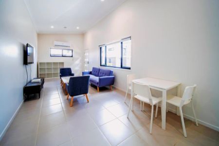 1 bed 1 bath - Photo 2