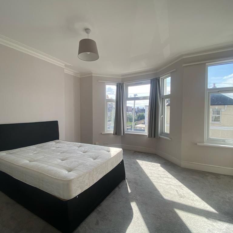 4 bedroom terraced house to rent - Photo 1
