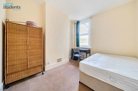 5 bedroom terraced house to rent - Photo 3