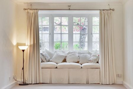 4 bedroom detached house to rent - Photo 2