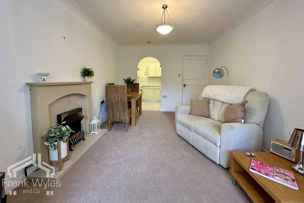 1 bedroom flat to rent - Photo 1