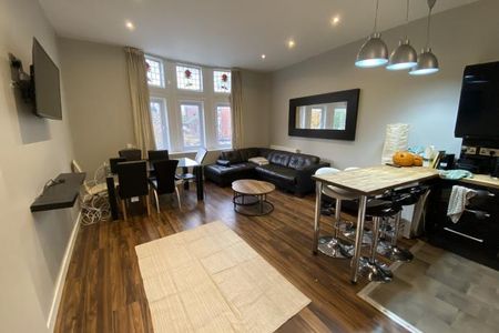 The Crescent, - Photo 2