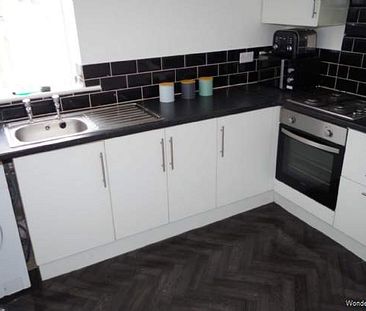 3 bedroom property to rent in Salford - Photo 1