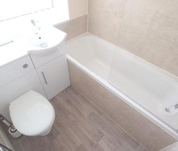 3 bedroom terraced house to rent - Photo 6