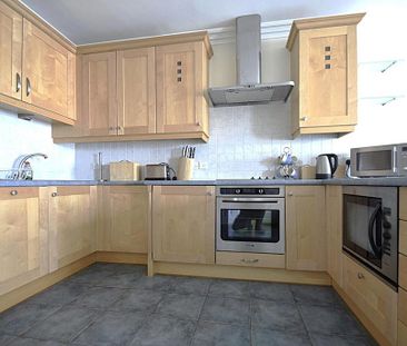 2 bedroom flat to rent - Photo 6