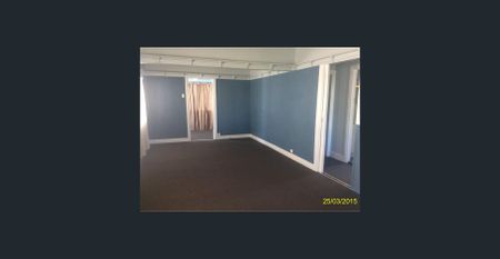 3 BEDROOM HOUSE IN A QUIET STREET - Photo 3