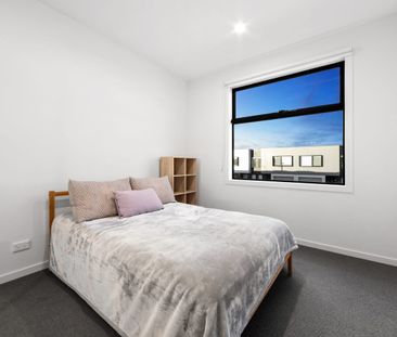 Modern Townhouse! - Photo 5