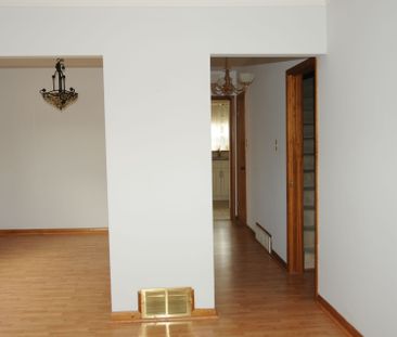 For Lease - 49 Algoma Street Unit# Upper floor, Toronto, Ontario - Photo 3