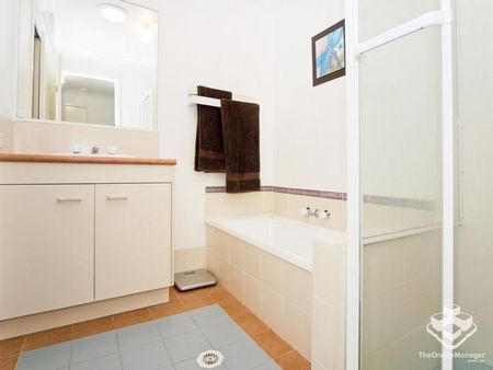 Handy two bedroom townhouse - Photo 2