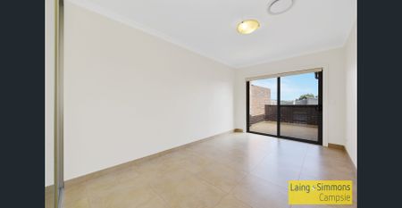 Modern 4 Bedroom Duplex - Photo 2