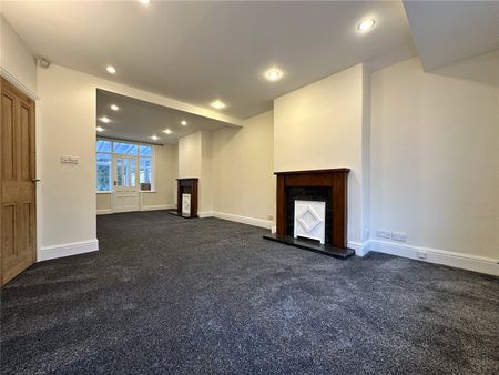 360, Oakwood Lane, Leeds, LS8 3LF - Photo 2