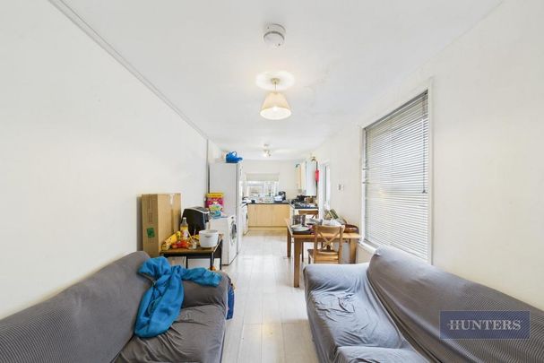 5 bedroom house to rent - Photo 1