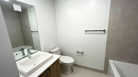 For Lease - 1195 The Queensway N/A Unit# 408, Toronto, Ontario - Photo 3