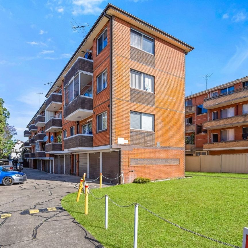 2 Bedroom Unit, in a Prime Location! - Photo 1