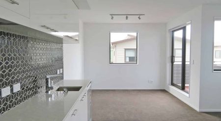 THE FIREMAN'S APARTMENTS - PETONE - Photo 3