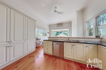 1069 Burke Road, Hawthorn East - Photo 3