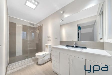 “Immaculate Family Home Offering Comfort and Convenience !!” - Photo 4