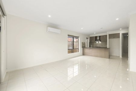 Stylish, Spacious and Low-Maintenance Family Home - Photo 5