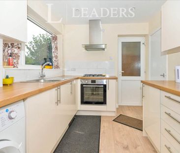 3 bedroom semi-detached to rent Melrose Close, Stamford, PE9 - Photo 1