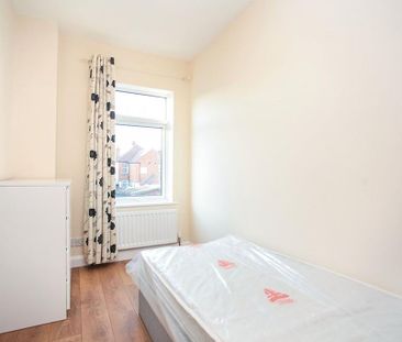 Property to rent - Photo 5