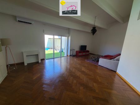 Location Appartement 5 pièces 221m² LEZIGNAN CORBIERES 11200 - Photo 2