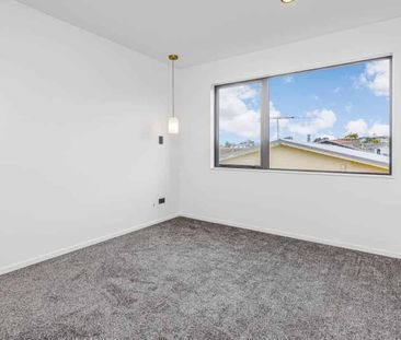 PAKURANGA, 2 BEDROOMS - Photo 4