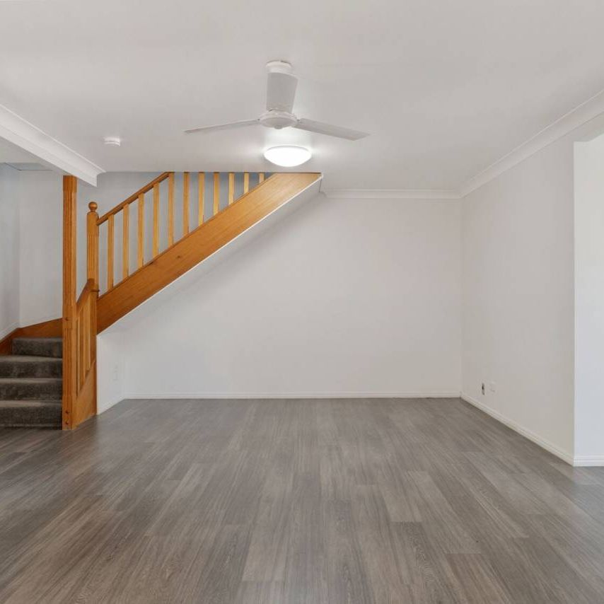 Stylish, Low-Maintenance Townhouse in Prime East Toowoomba Location - Photo 1