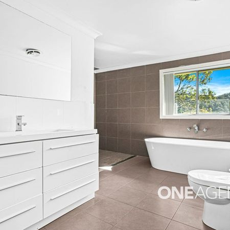 SPACIOUS FIVE-BEDROOM HOME WITH QUALITY INCLUSIONS - Photo 4