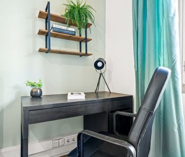 Avenida de Sidónio Pais, Lisbon, Lisbon 1050-215 - Photo 6