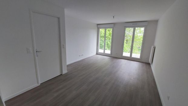 location Appartement T2 DE 42.95m² À LE BLANC MESNIL - Photo 1