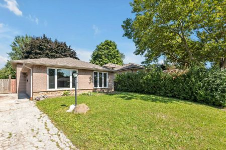 For Lease - 79 Strathavon Drive, Toronto, Ontario - Photo 4