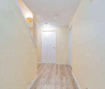 Townhouse For Lease | W8134258 - Photo 6