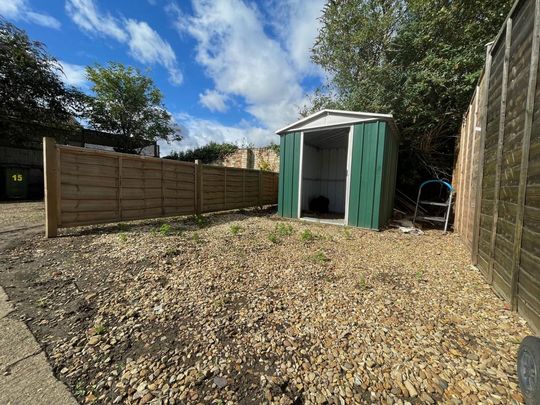 3 bedroom terraced house to rent - Photo 1