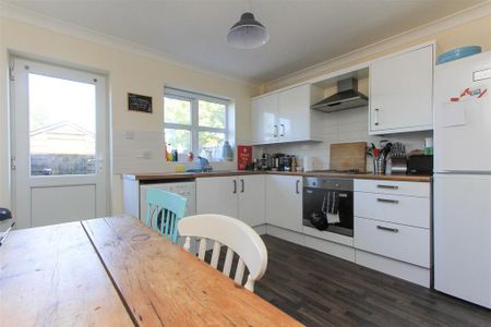 2 bedroom terraced house to rent - Photo 4