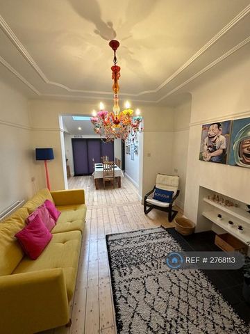 4 bedroom semi-detached house to rent - Photo 3