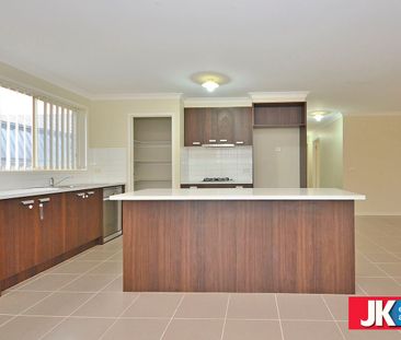 Just What You're Looking For! - Photo 2