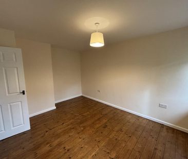 2 bedroom semi-detached bungalow to rent - Photo 6