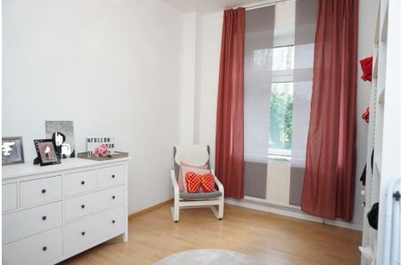 Moderne Erdgeschosswohnung im gepflegten ruhigen Miethaus. Hier wohnen Sie mit netten Nachbarn - Photo 2