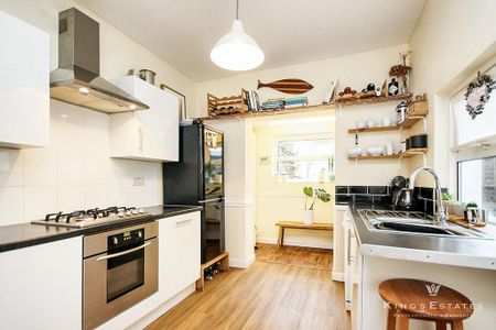 3 bedroom semi-detached house to rent - Photo 4