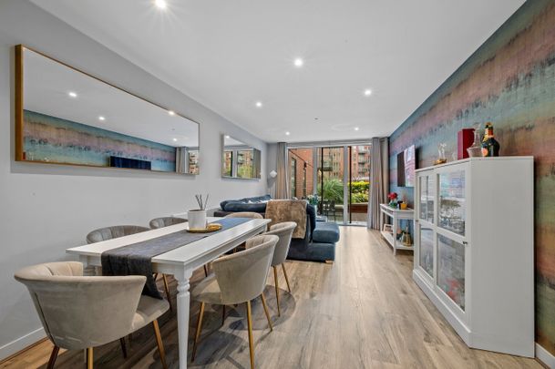 The Heart, Walton-on-Thames, KT12 - Photo 1